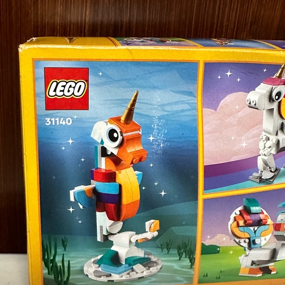 LEGO Creator 3-in-1 Magical Unicorn - Picture 3 of 12